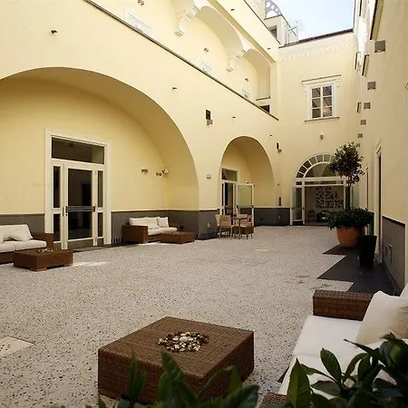 Hostel Seven & *