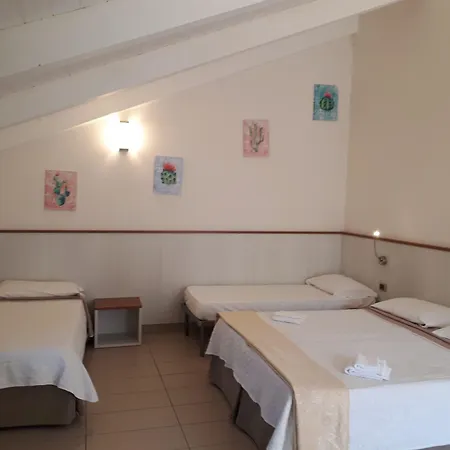 Seven & Hostel *