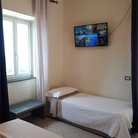 Hostel Seven &