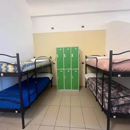 Hostel Seven & *