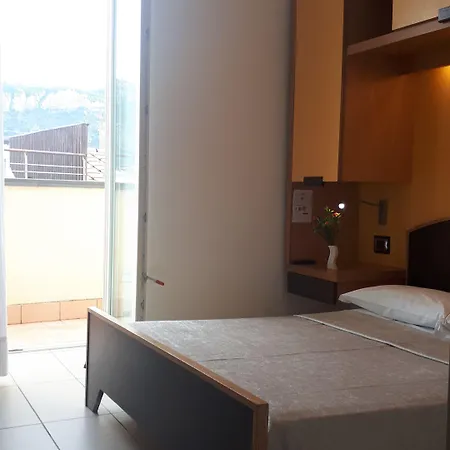 赛门客房旅馆 旅馆