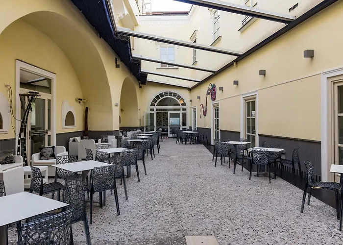 Seven & Auberge de jeunesse *